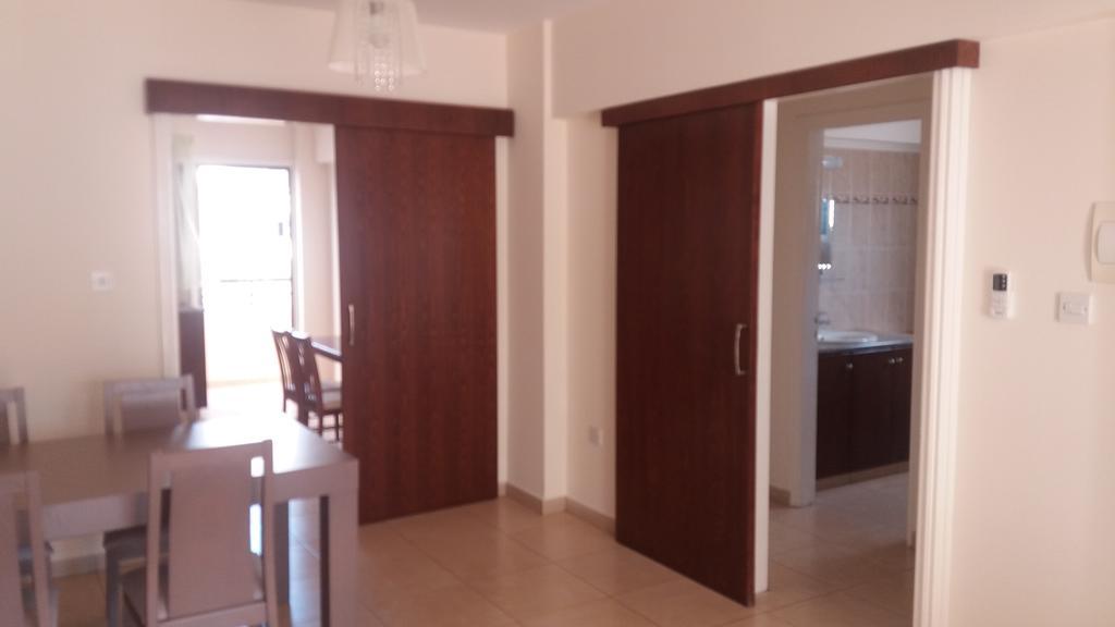 101 Mandritis Court Apartamento Lárnaca Exterior foto