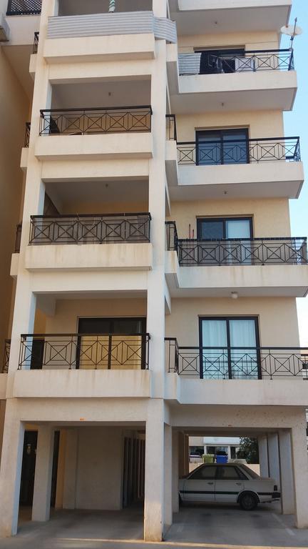 101 Mandritis Court Apartamento Lárnaca Exterior foto